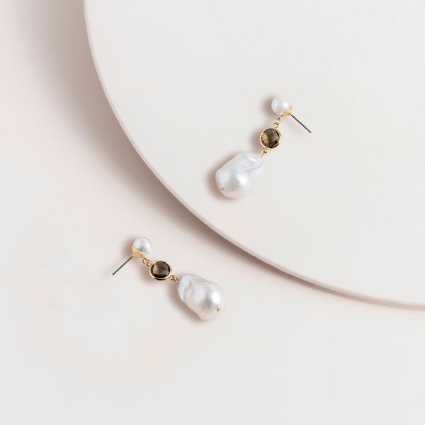 Picture of SAE419 Gold Fancy Pearl & Gem Earrings